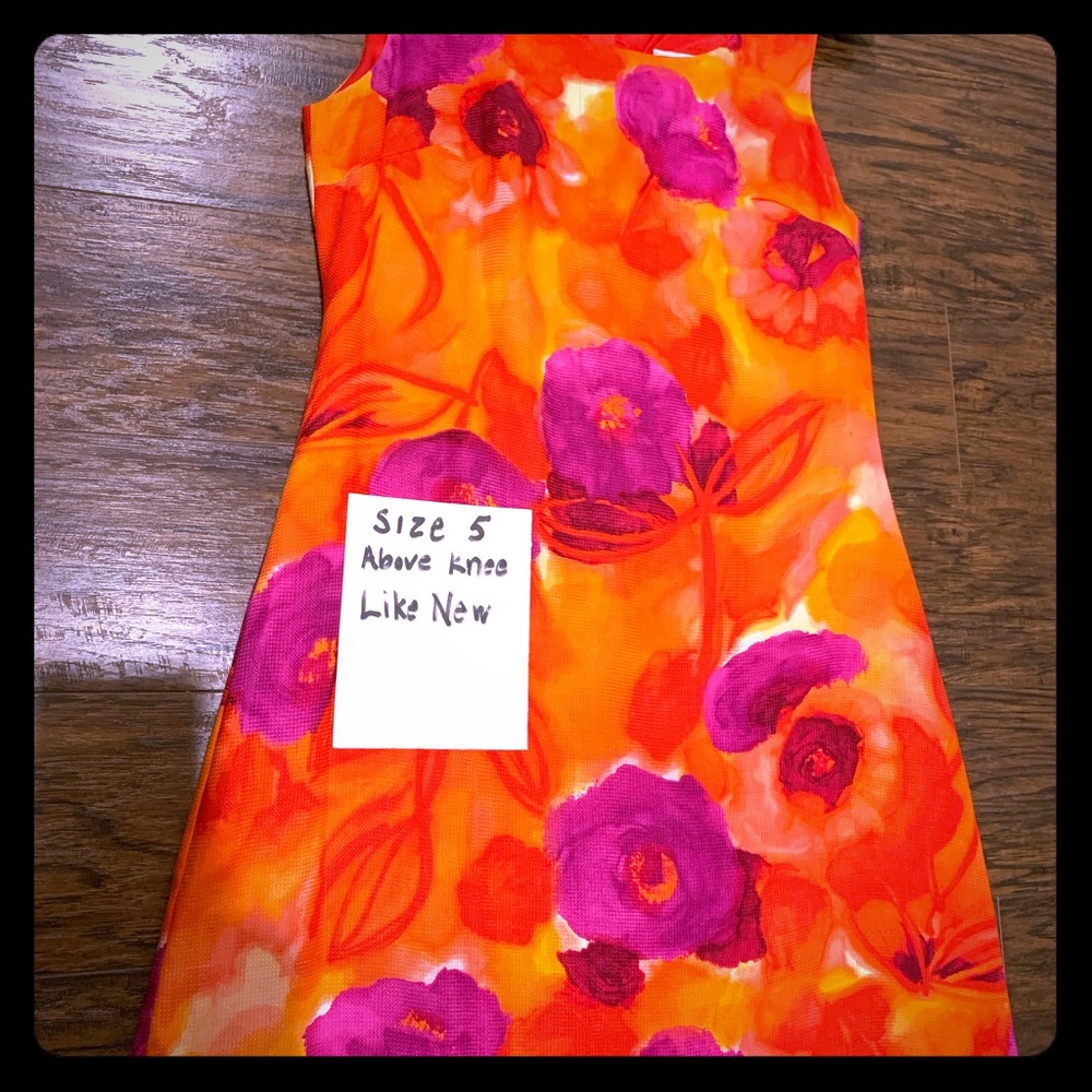 Like new Dry clean only above knee textured fabric